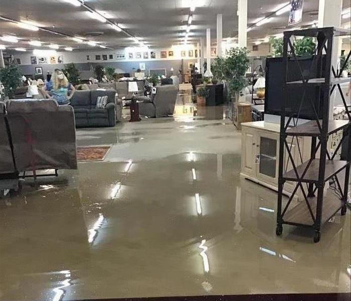 Wet commercial warehouse / showroom in Maryville 